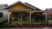 Homestay ini terletak di Desa Tanjung Kumbik Utara, Natuna, Kepulauan Riau.