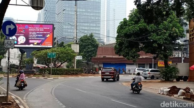 Begini Penampakan Apotek Senopati Usai Ditabrak Mobil Dini Hari Tadi