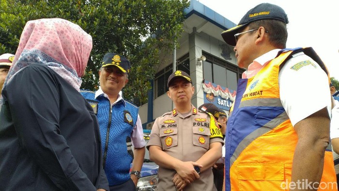 Bupati-Dirjen Hubdar Pantau Uji Coba Sistem 2-1 Jalur Puncak