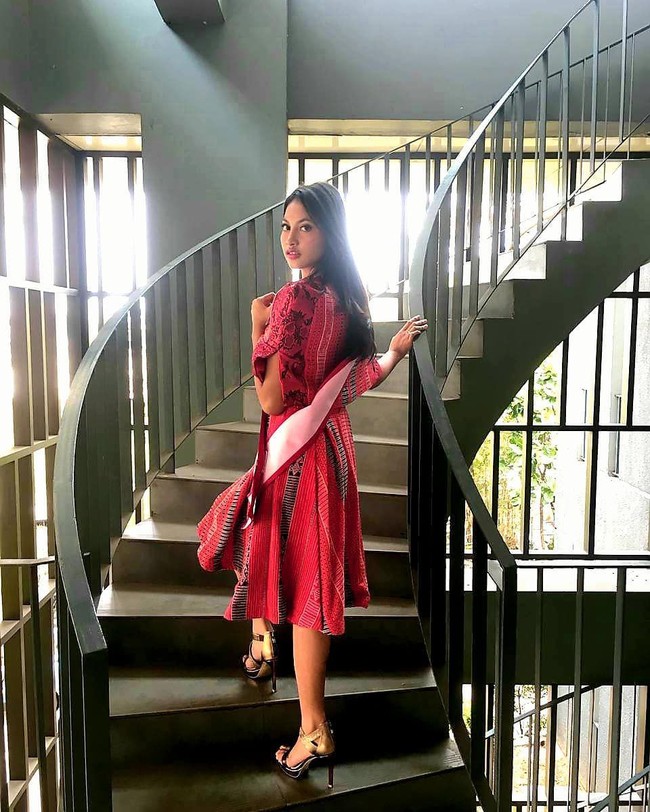 Di Instagram, Mawar Salem sering mengunggah foto-foto kesehariannya. Terlihat jika beberapa hari lalu, ia menjadi salah satu model di Jakarta Fashion Week 2020. Foto: Instagram @mawar.salem