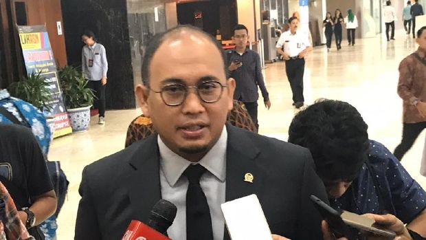 Jawaban Gubernur Sumbar Atas Instruksi Andre Rosiade yang Bikin Gempar