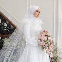 Di Instagram, Citra pun telah mengunggah video yang menampilkan hari bahagia mereka. Ia menyebutkan tak menyangka bisa akhirnya dilamar Rezky. Wanita berhijab itu lalu meminta doa dari teman dan fansnya. bismillah kalo niat nya baik semua akan di lancarkan...doain semuanya lancar dan sehat2 yaa sampe hari H temen2, tulisnya. Foto: Instagram
