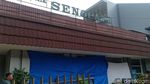 Penampakan Apotek Senopati Usai Ditabrak Mobil Pada Dini Hari