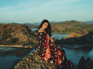 Potret Mawar Salem, Putri Pariwisata Indonesia 2019 yang Jago Main Sasando