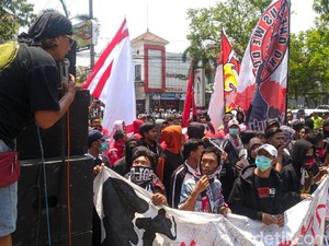 Ratusan Suporter PS Mojokerto Putra Demo Tuntut Manajemen Dibubarkan