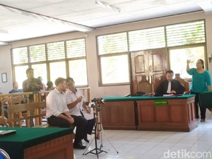 Bule Tendangan Kungfu ke Pemotor di Bali Dituntut 4 Bulan Bui