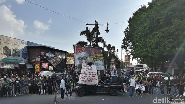 Aksi Solo Bergerak di Tugu Kartasura.