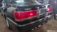 Melihat data dari Toyota Global, Toyota Crown Royal Saloon dibekali berkapasitas bulat 3.000 cc DOHC, 6 silinder segaris, dengan sistem transmisi transmisi ECT-i otomatis.