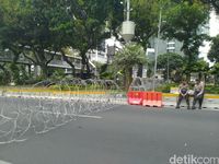 Akses ke Istana Ditutup, Demo Dipusatkan di Sekitar Patung Kuda