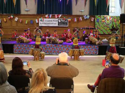 Pelajar SMKN 10 Bandung Memukau Festival Dance Around The World di London