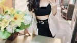Terkena Kasus Prostitusi, Ini Pose Seksi Putri Amelia Saat Nongkrong di Kafe