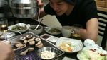 Baru Pulang Wamil, Ini Gaya Kulineran G-Dragon dengan Teman-temannya