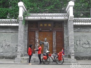 Bukti Cinta, Pria Ini Nekat Bersepeda ke China Demi Lamar Kekasihnya