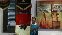 Gedung ini terbagi atas bangunan utama dan paviliun.
