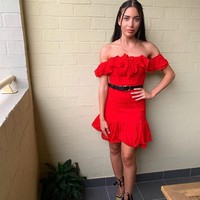 Ia pun mengaku mengirim resume dan surat lamaran dengan cara tak biasa. Di subyek email, ia menuliskan Asisten Pribadi paling menghibur yang kamu pernah ada. Tampaknya hal tersebut juga menarik perhatian Matthew yang kemudian memutuskan untuk meawarkan wawancara melalui telepon. Foto: Instagram @tyannadeassis