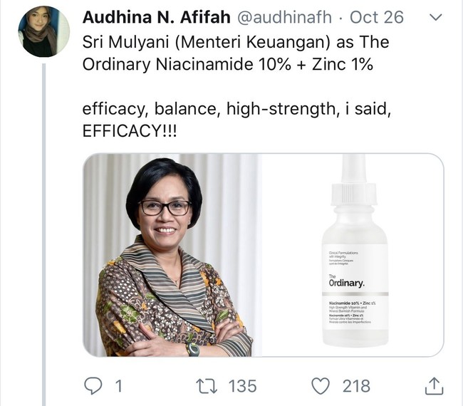 Menurut Audhina karena menteri keuangan yang satu ini terkenal mujarab, seimbang, dan kuat maka Sri Mulyani disamakan dengan skincare The Ordinary Niacinamide. Gimana menurutmu? Foto: Twitter @audhinafh