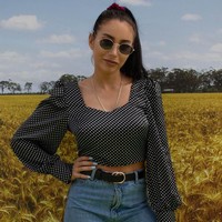 Tyanna ternyata sudah berpengalaman di dunia PR dan sebagai manajer. Apalagi ia juga adalah selebgram dan blogger yang tahu bagaimana cara bermain media sosial. Satu hal lagi, Tyanna juga seumuran dengan bosnya sehingga diharap bisa lebih terkoneksi. Foto: Instagram @tyannadeassis