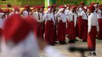 Antusias Anak-anak di Pulau Terdepan RI Mengikuti Upacara Bendera