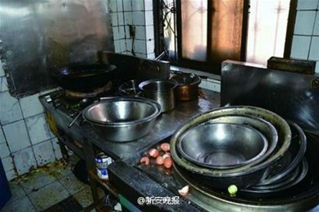 Jorok! 5 Dapur Restoran Ini Bikin Mual dan Tak Nafsu Makan Jorok! 5 Dapur Restoran Ini Bikin Mual dan Tak Nafsu Makan
