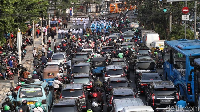 Mau Dapat Untung dari Kemacetan Jakarta? Begini Caranya (1)