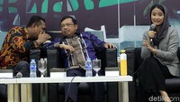 Dyah Roro Esti Widya Putri menyampaikan pendapatnya terkait Sumpah Pemuda. Menurutnya, Sumpah Pemuda merupakan simbol perjuangan anak muda untuk bersatu nusa, bangsa, dan bahasa.