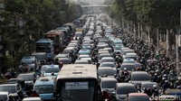 Begini penampakan kemacetan yang cukup parah terjadi di Jalan Matraman-Senen.