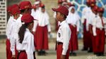 Antusias Anak-anak di Pulau Terdepan RI Mengikuti Upacara Bendera