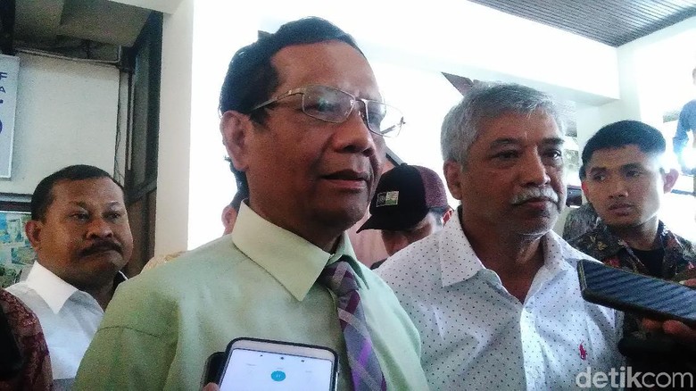 Amien Rais Akan Jewer Kabinet Jokowi yang Tak Becus Kerja, Ini Kata Mahfud Amien Rais Akan Jewer Kabinet Jokowi yang Tak Becus Kerja, Ini Kata Mahfud