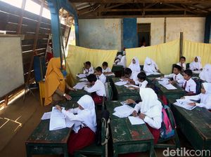Semangat Anak-anak di Perbatasan Menempuh Pendidikan