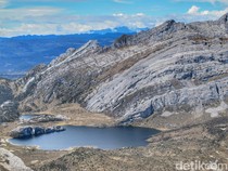 Gunung di Indonesia yang Masuk Daftar The Seven Summits