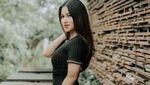 Terkena Kasus Prostitusi, Ini Pose Seksi Putri Amelia Saat Nongkrong di Kafe