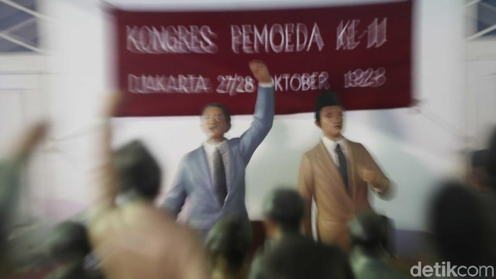 Museum Sumpah Pemuda menyimpan banyak sekali foto-foto dan benda-benda yang berhubugan dengan pergerakan nasional cowok Indonesia.