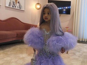 Gemas! Stormi Tiru Gaya Kylie Jenner di MET Gala Buat Halloween