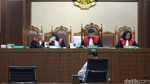 Senyum Markus Nari Usai Dituntut 9 Tahun Bui