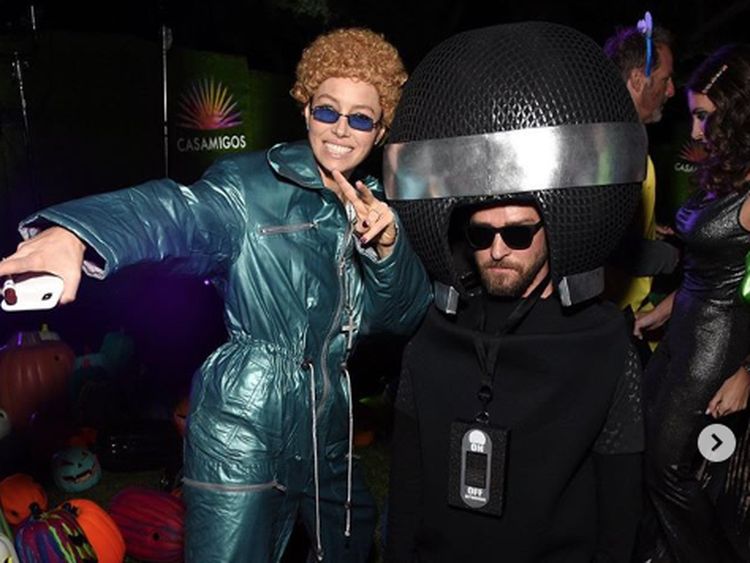 Kostum-kostum Halloween Unik Selebriti Dunia