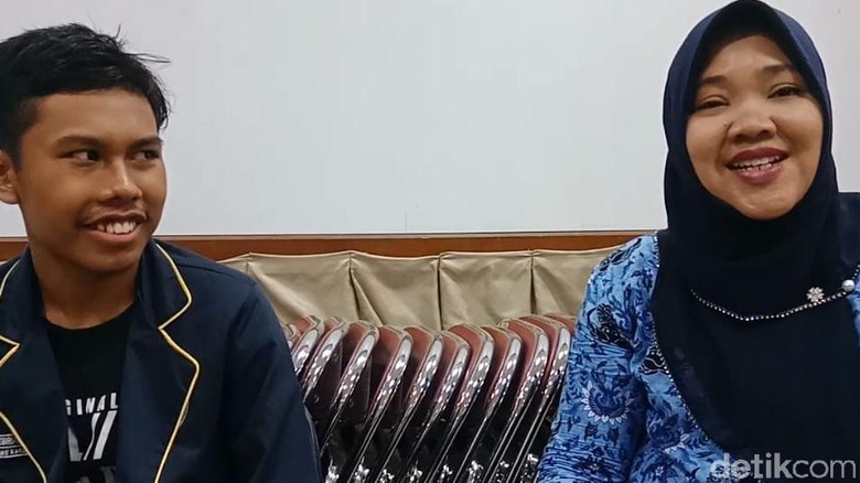 Suaranya Mirip, Febrian Dipanggil Pak Jokowi di Sekolah