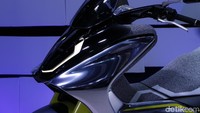 Berdasarkan penuturan Chief Excecutive Officer, Yamaha Motor Co, Yoshihiro Hidaka bahwa pabrikan berlambang garpu tala ini akan menawarkan skuter listrik kecil di wilayah Eropa. Sedangkan skuter listrik skala sedang menggunakan sistem sewa atau rental di wilayah Eropa, Jepang, China, Malaysia, Indonesia, dan Thailand.Foto: Dadan Kuswaraharja