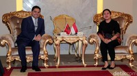 Pertemuan tersebut berlangsung di ruang kerja Puan Maharani.