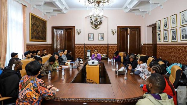 KBRI Moskow Sambut Kedatangan 14 Mahasiswa dari Papua di Rusia