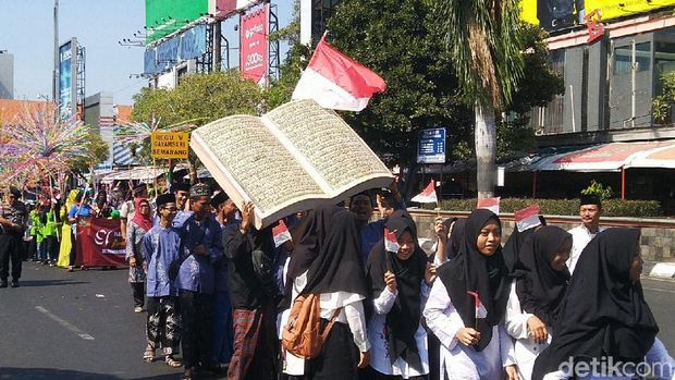 Mbok Jamu Cantik dan Tuyul Ramaikan Sumpah Pemuda di Semarang