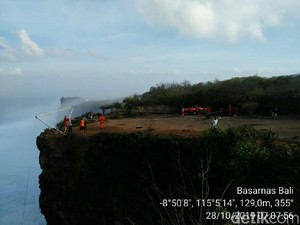 WNA Tewas Terjatuh dari Tebing di Pecatu Bali Saat Selfie