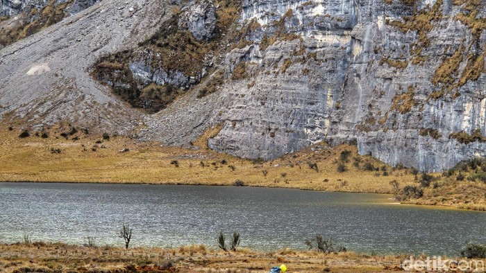Danau di Pegunungan Jayawijaya