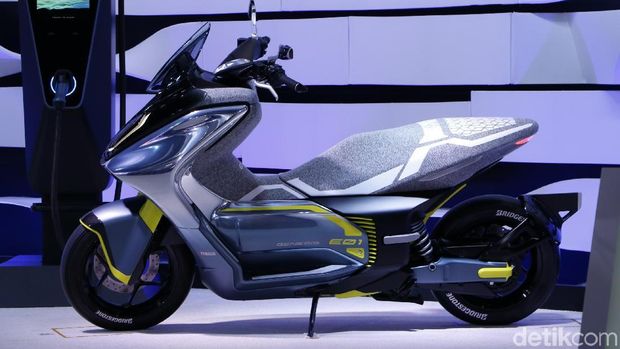 Yamaha memperkenalkan motor listrik Yamaha EC-01 di Tokyo Motor Show, bulan Oktober ini.