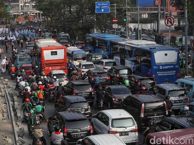 Kawasan Senen Macet Imbas Upacara Hari Sumpah Pemuda