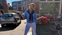 Tamara juga sering tampil dengan kemeja dan celana panjang. Dok. Instagram/tamarableszynskiofficial