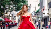 Dalam Instagramnya, Valentina kerap membagikan momen pemotretannya dan juga liburannya (valentinafiguerm/Instagram)
