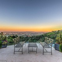 Jordan Maron membuat teras dengan pemandangan indah kota Los Angeles. Hollywood Hills, kawasan di mana rumah Jordan berada, termasuk area mahal di Los Angeles.Foto: Dok. Nicholas Property Group