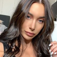 Beberapa bulan setelah mengunggah lowongan tersebut, akhirnya Matthew menemukan sosok yang tepat untuk menjadi asisten pribadi. Adalah Tyanna De Assis, wanita Australia yang merupakan seorang selebgram. Foto: Instagram @tyannadeassis