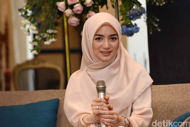 Citra Kirana juga meluncurkan koleksi kolaborasi bersama Elzatta yang diberi nama Citra Series. Foto: Noel/detikFoto