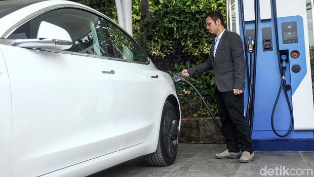 Aliran Arus Elektrifikasi Otomotif Selama 2019